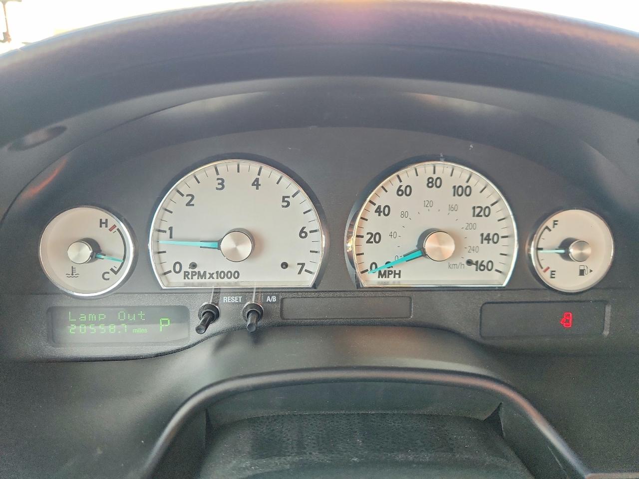 FORD THUNDERBIRD 2003 — 10