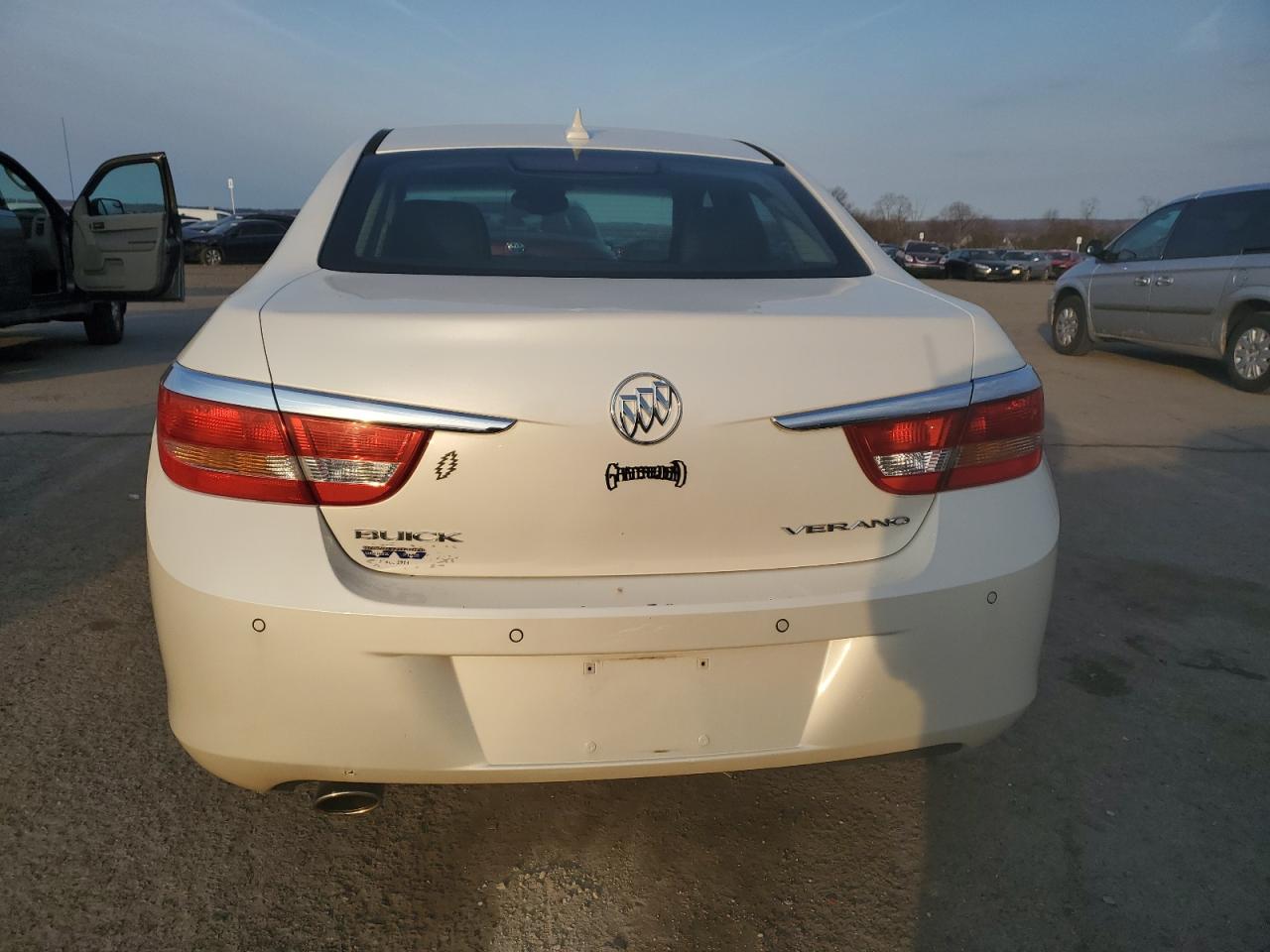 BUICK VERANO 2012 — 7