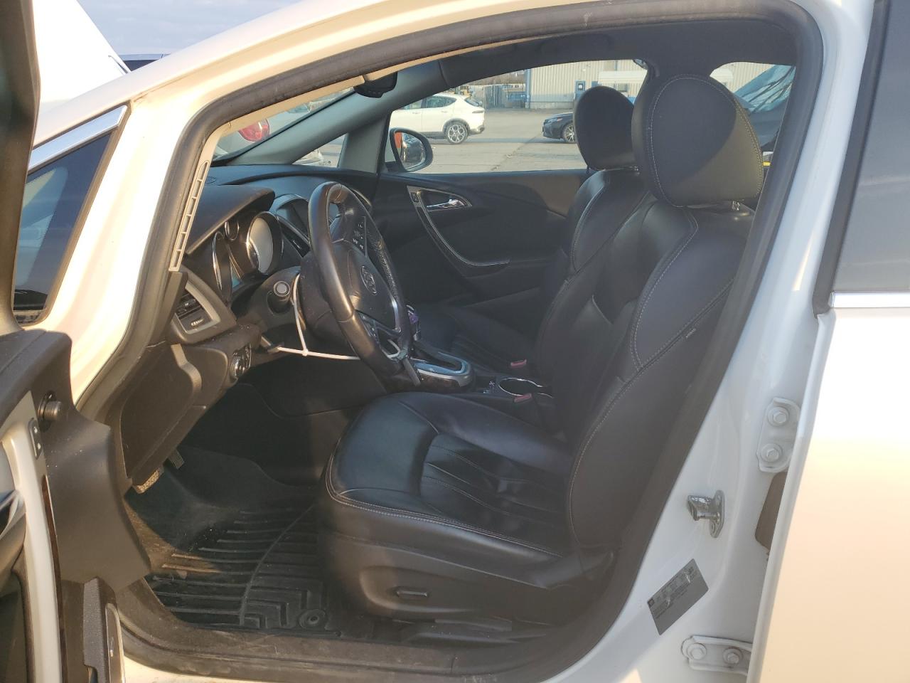 BUICK VERANO 2012 — 8
