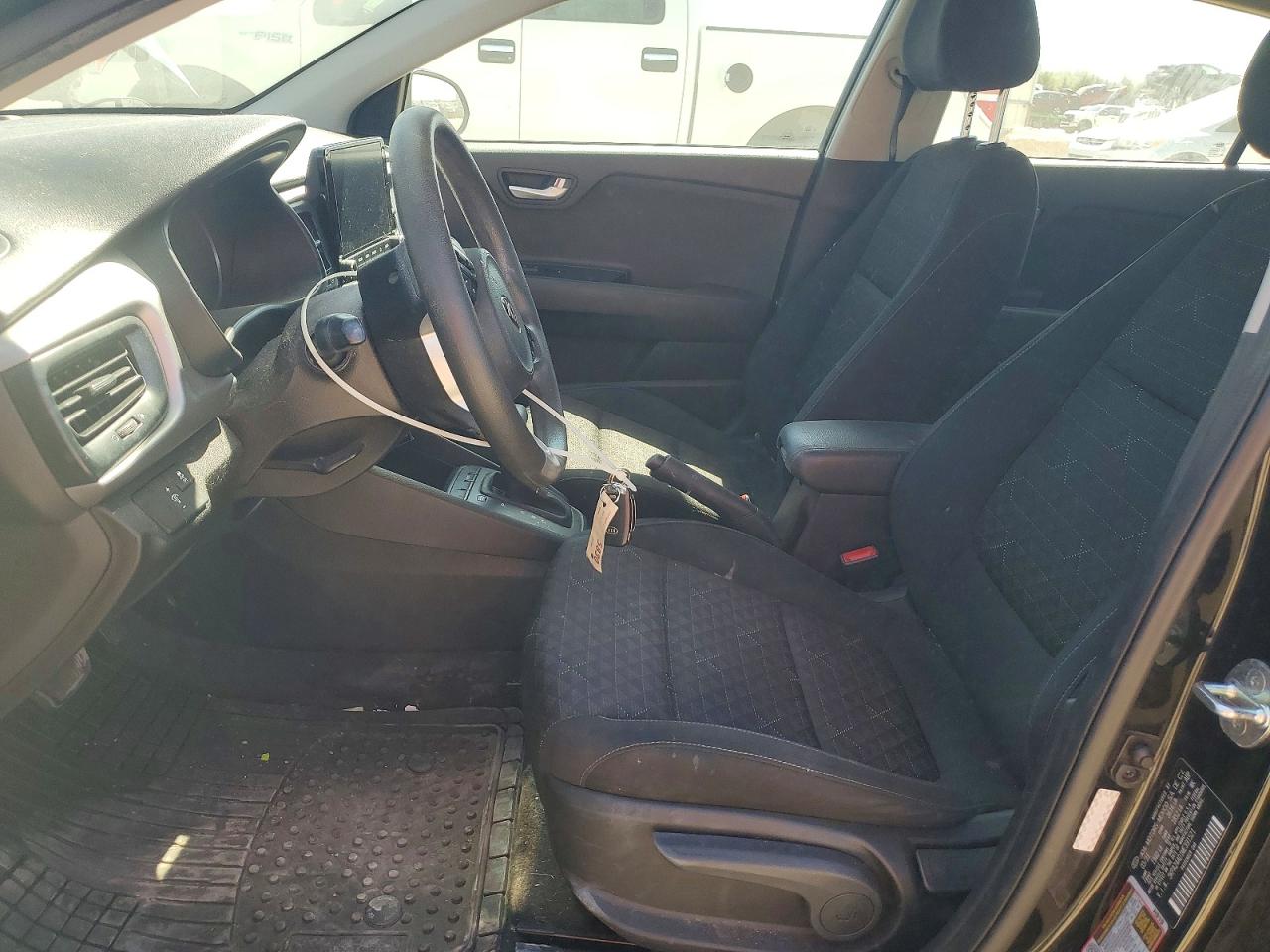 KIA RIO 2021 — 8