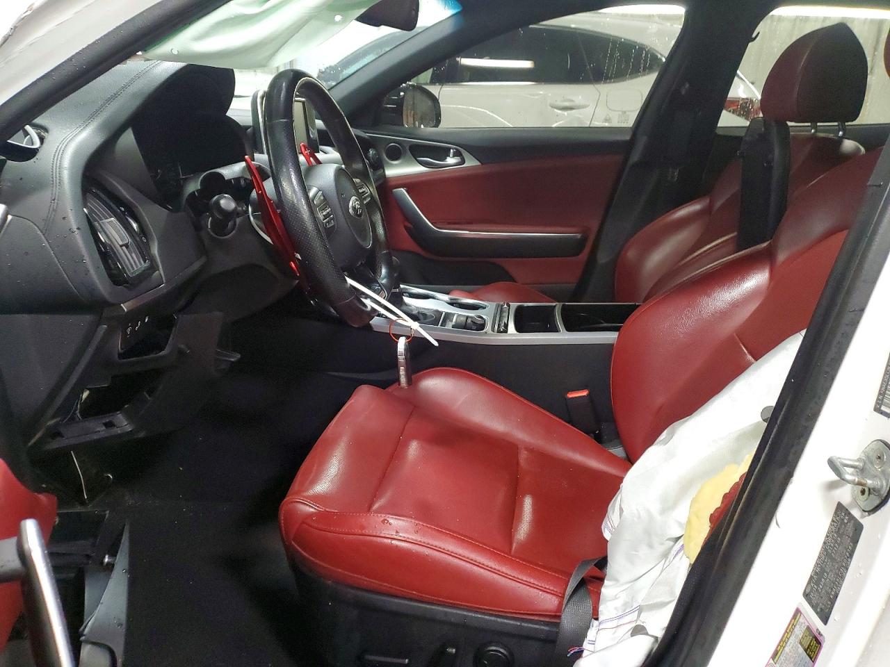 KIA STINGER 2020 — 8