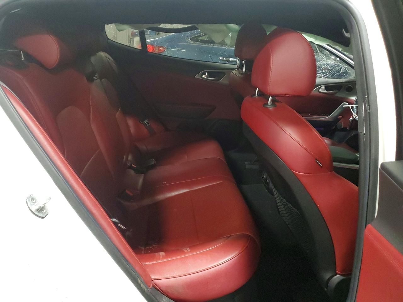 KIA STINGER 2020 — 11