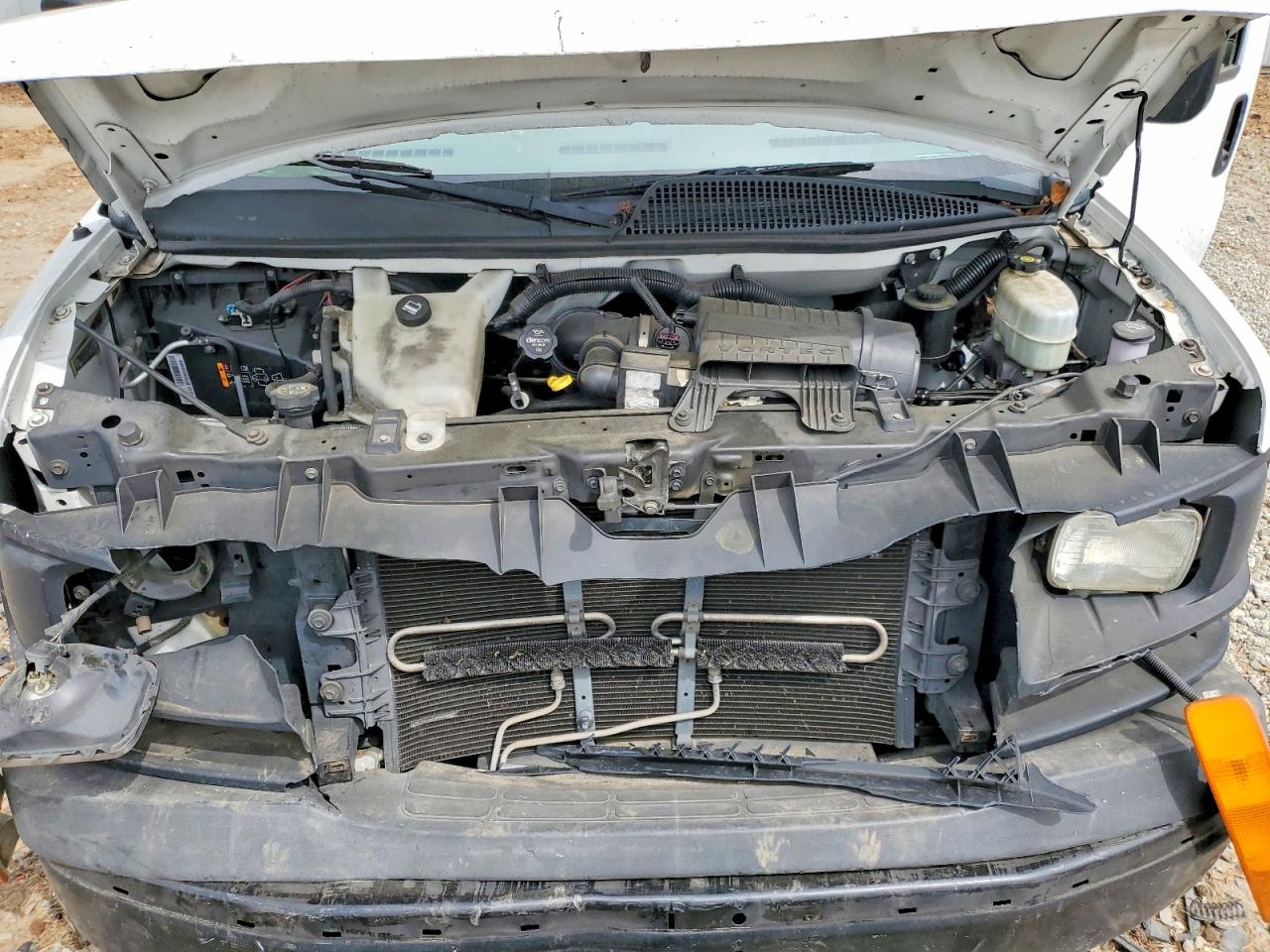 CHEVROLET EXPRESS G2500 2013 — 13