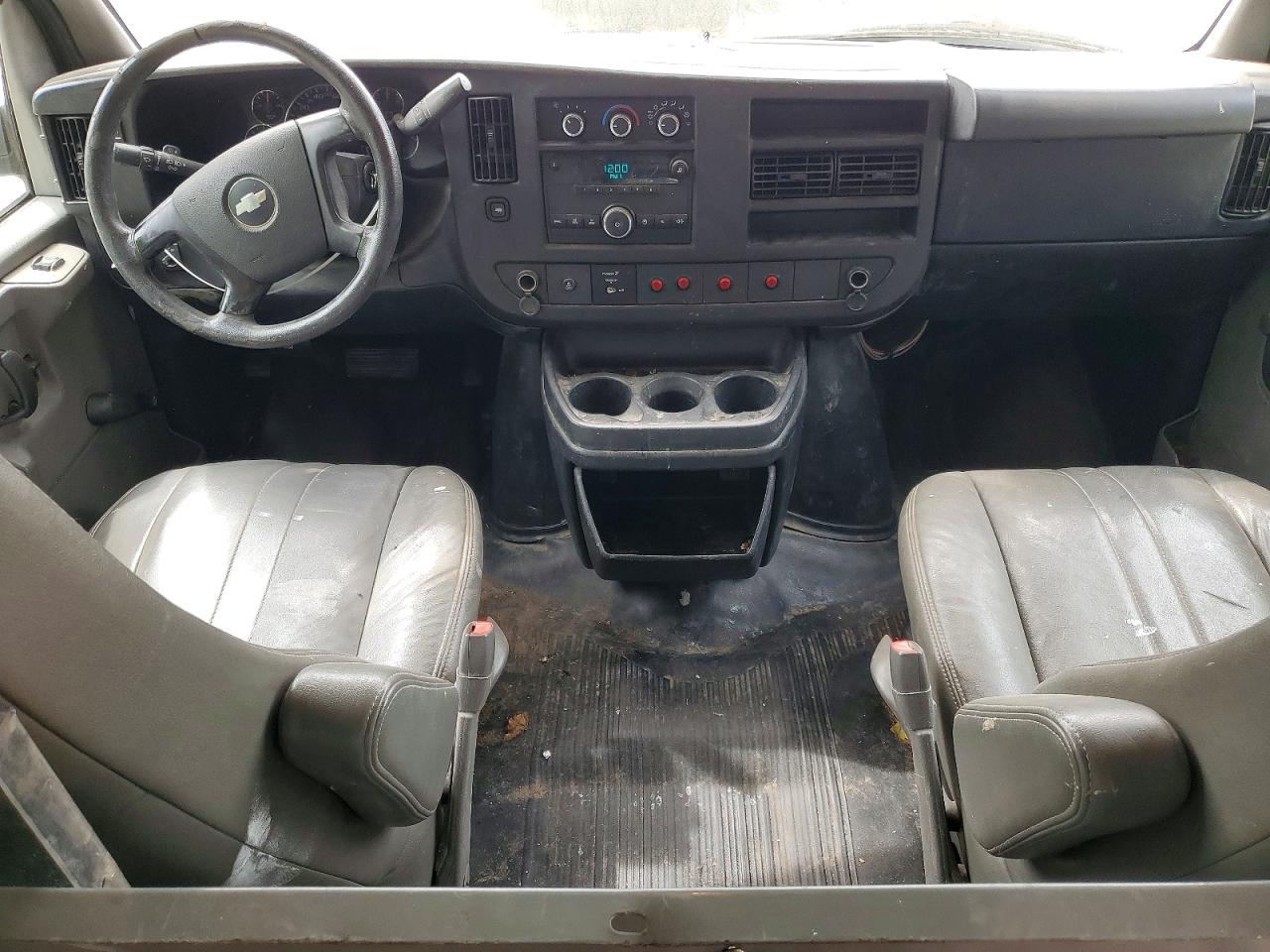 CHEVROLET EXPRESS G2500 2013 — 9