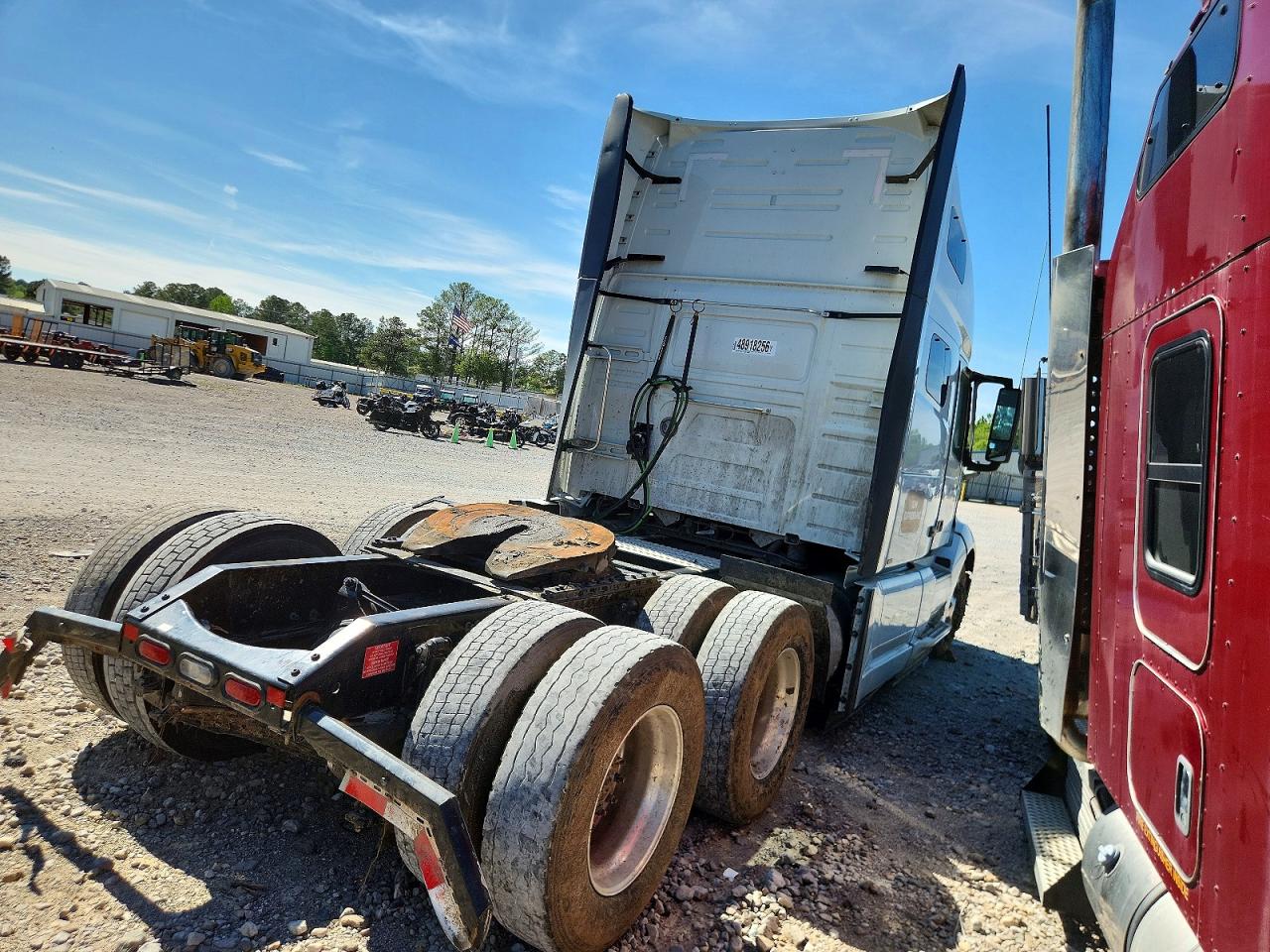 VOLVO VNL 2025 — 5