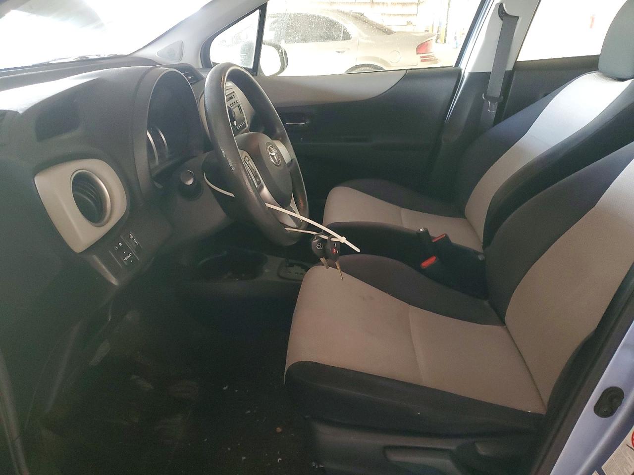TOYOTA YARIS 2013 — 9