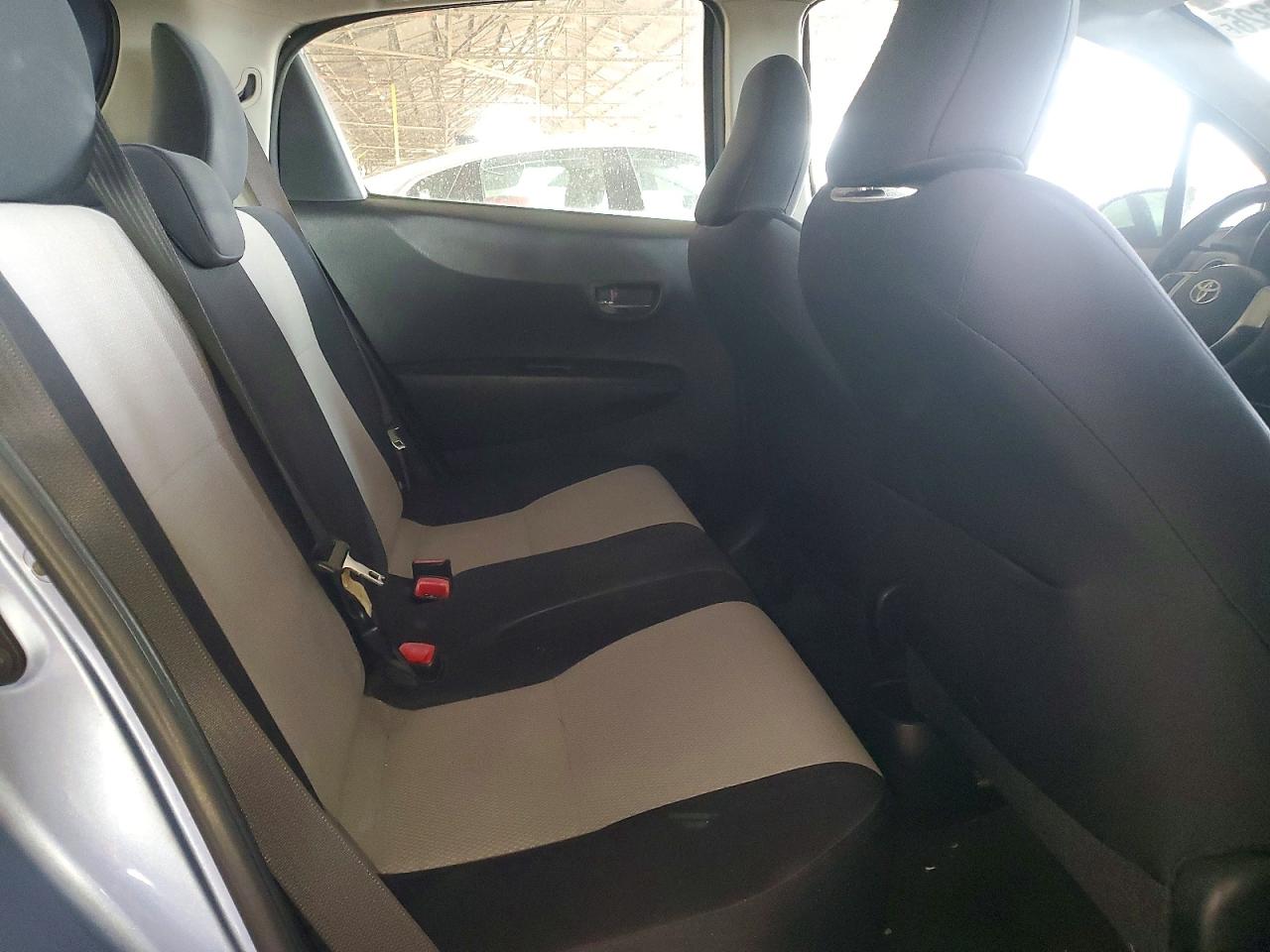 TOYOTA YARIS 2013 — 12