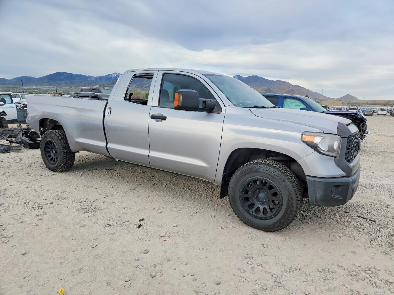 TOYOTA TUNDRA 2020 — 5