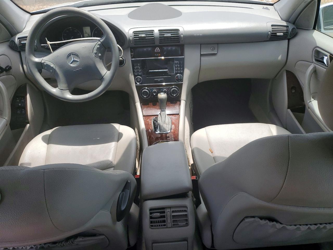 MERCEDES-BENZ C 2005 — 9