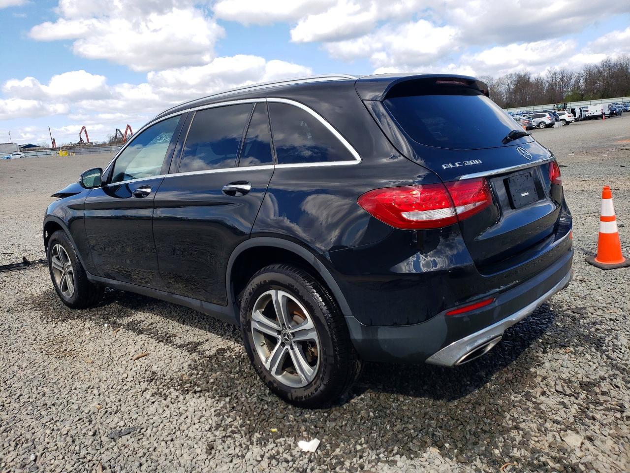MERCEDES-BENZ GLC 2018 — 3