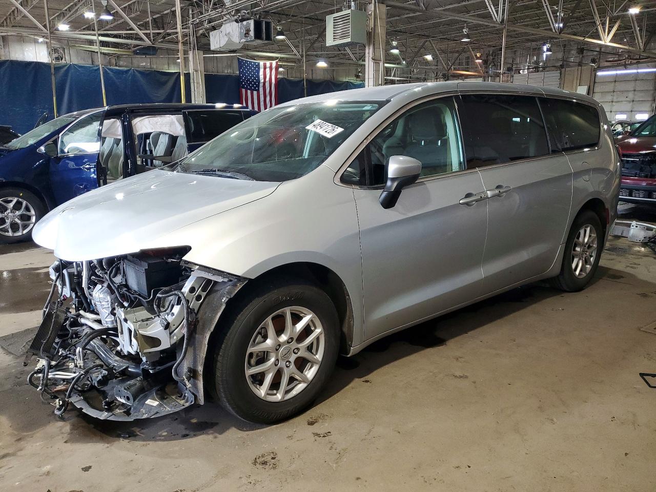 2023 CHRYSLER VOYAGER LX