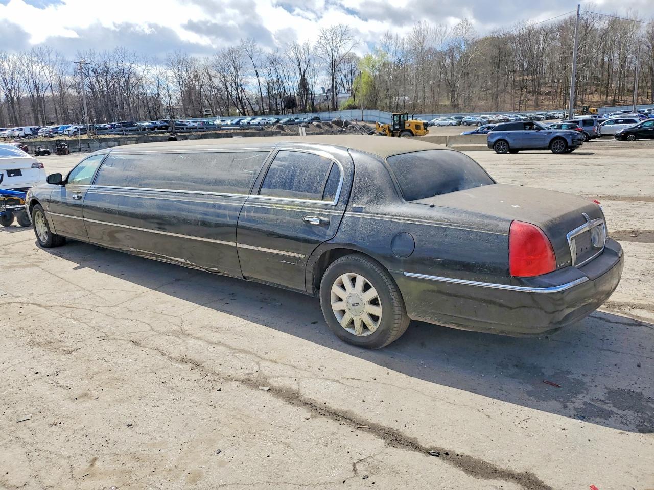LINCOLN TOWN CAR 2007 — 3