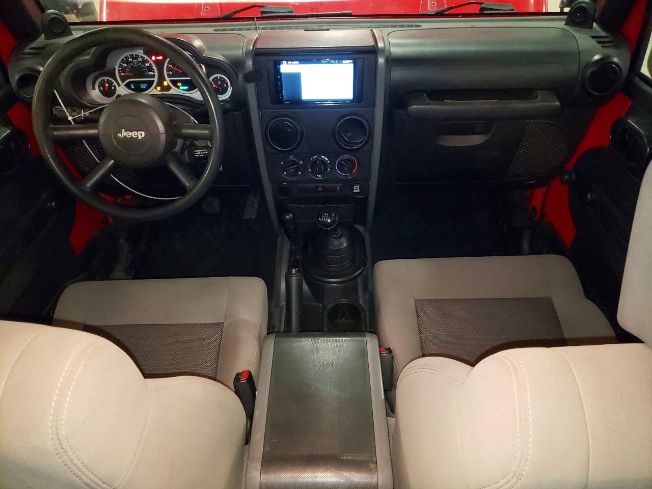 JEEP WRANGLER UNLIMITED 2010 — 9