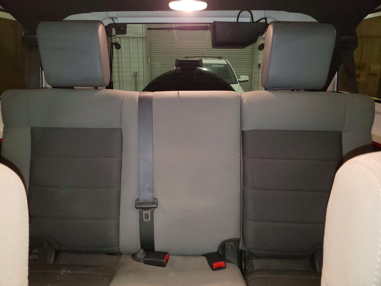 JEEP WRANGLER UNLIMITED 2010 — 11