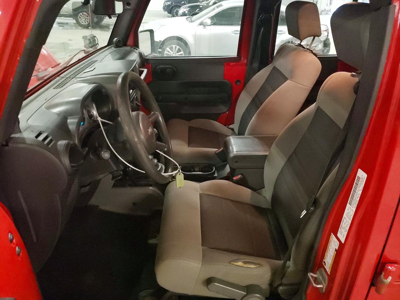 JEEP WRANGLER UNLIMITED 2010 — 8