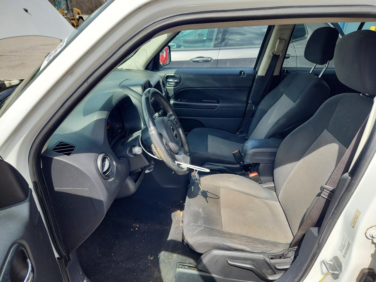 JEEP PATRIOT 2011 — 8