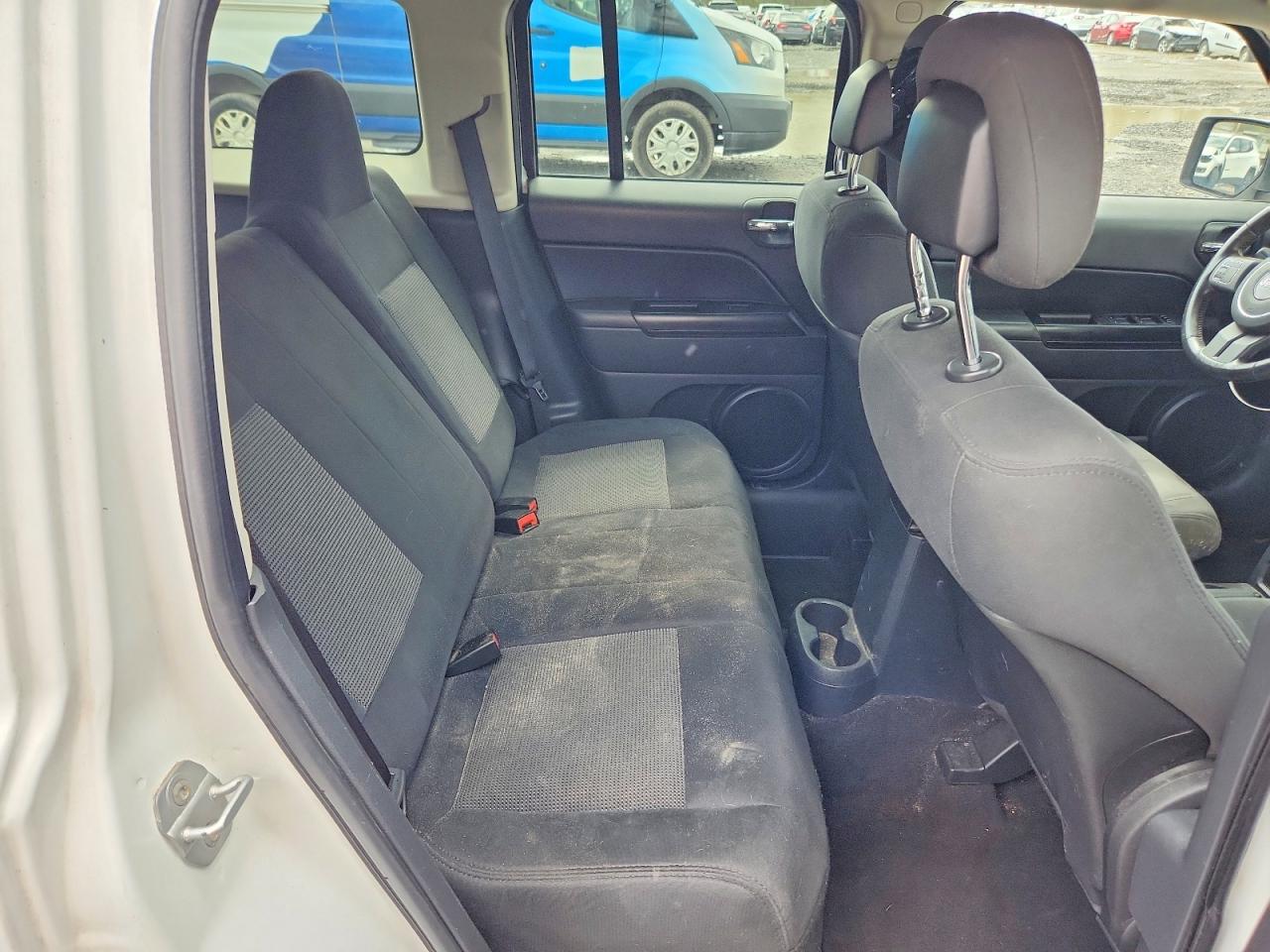 JEEP PATRIOT 2011 — 12