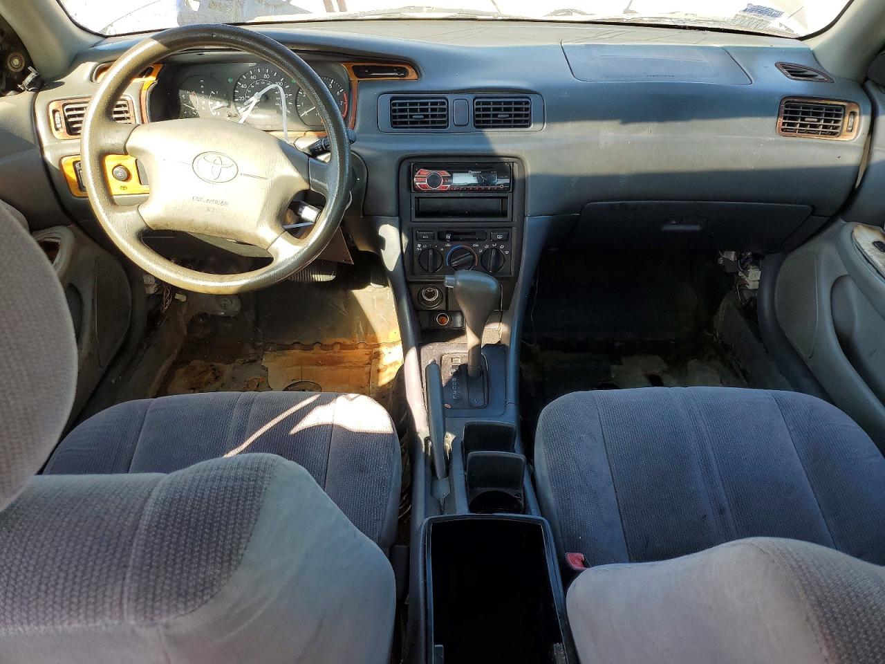 TOYOTA CAMRY 1998 — 9