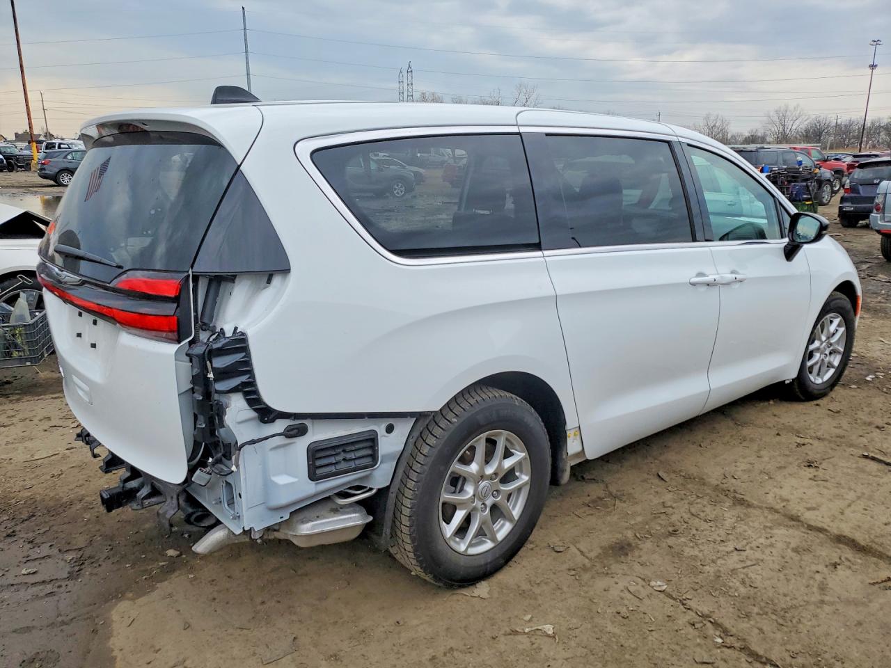 CHRYSLER PACIFICA 2025 — 4