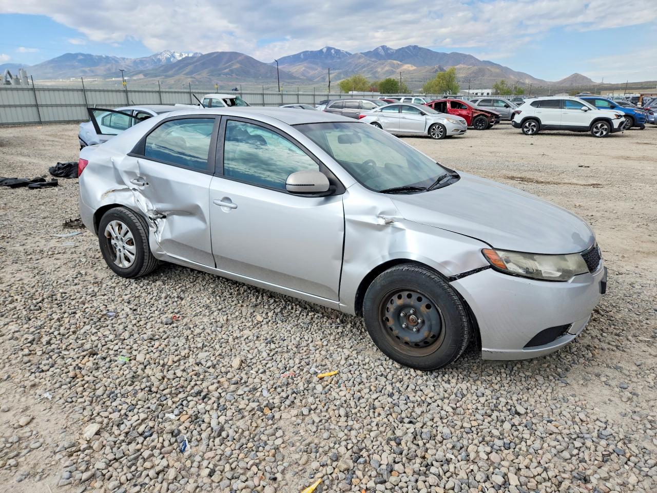 KIA FORTE 2012 — 5