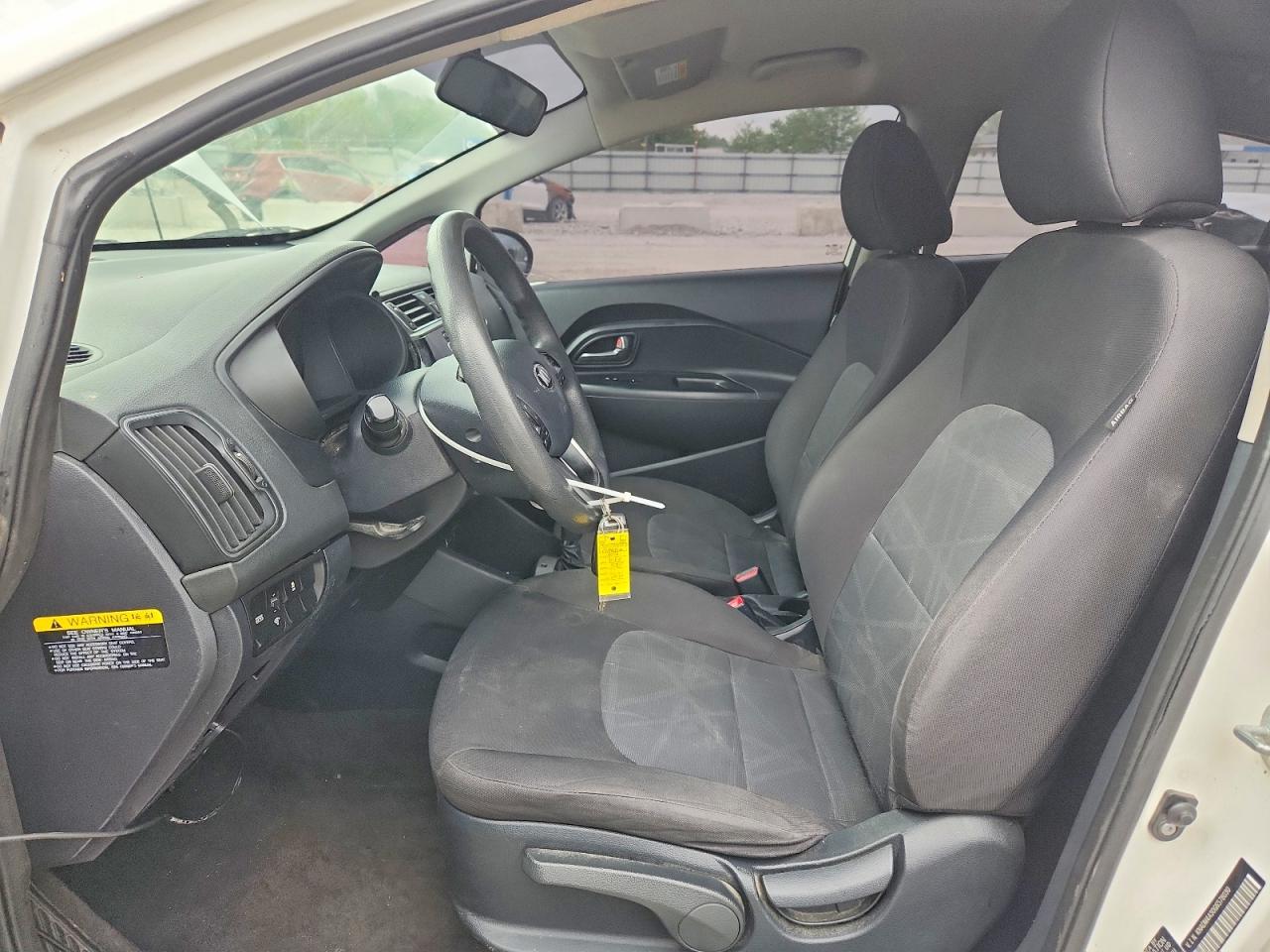 KIA RIO 2016 — 8