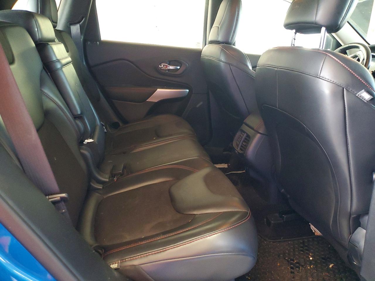 JEEP CHEROKEE 2018 — 12