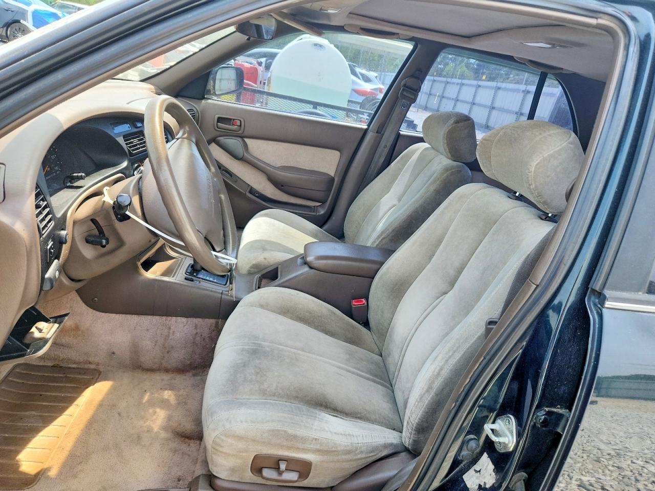 TOYOTA CAMRY 1994 — 8