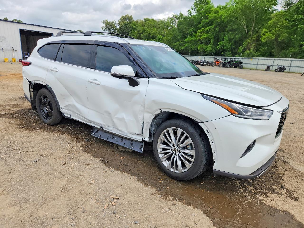 2023 TOYOTA HIGHLANDER HYBRID PLATINUM