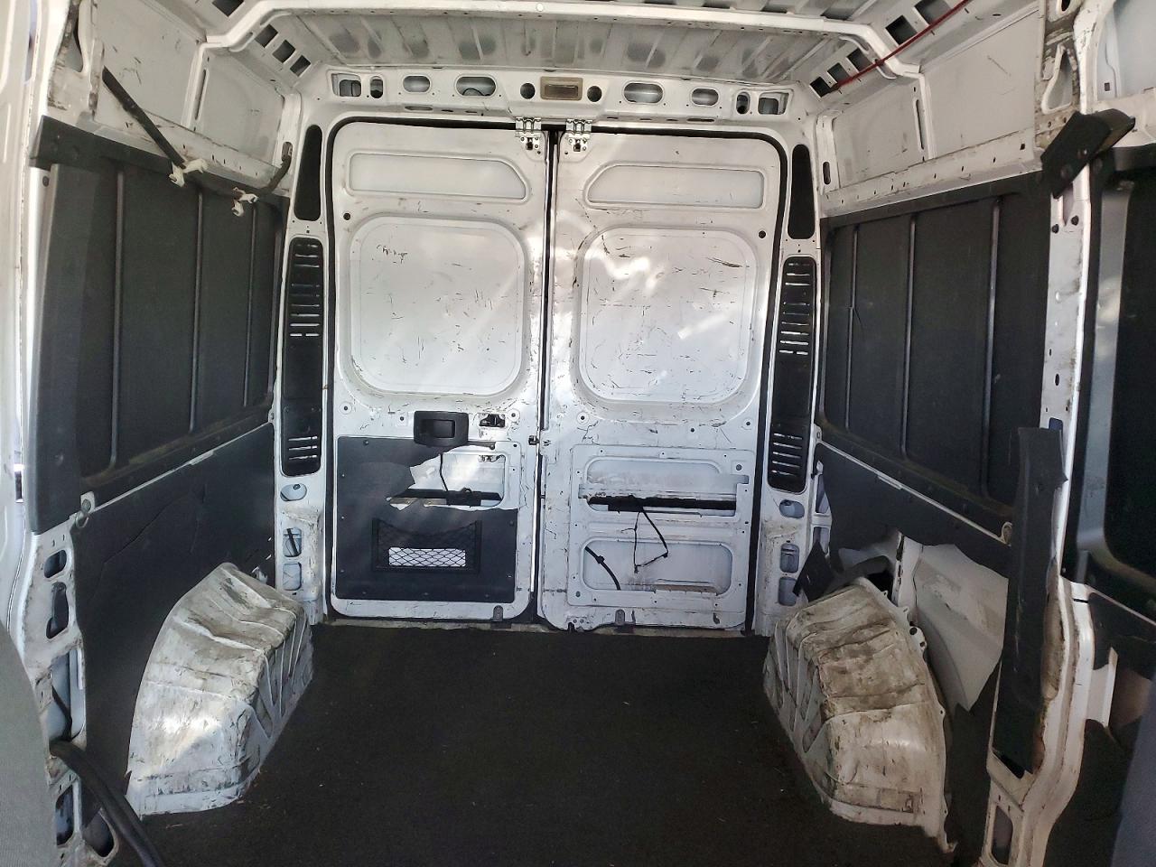 RAM PROMASTER 1500 2017 — 11