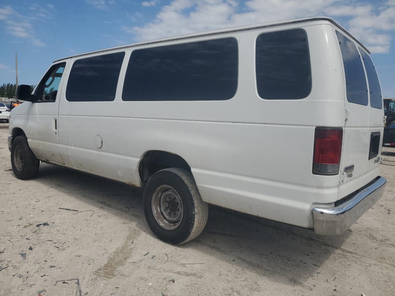 FORD ECONOLINE 2011 — 3
