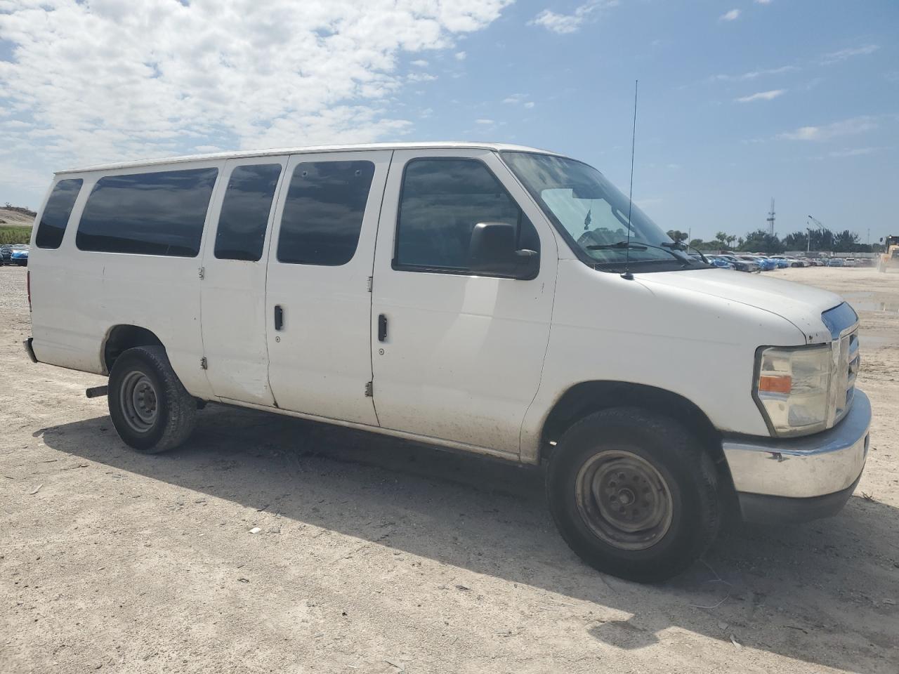 FORD ECONOLINE 2011 — 5