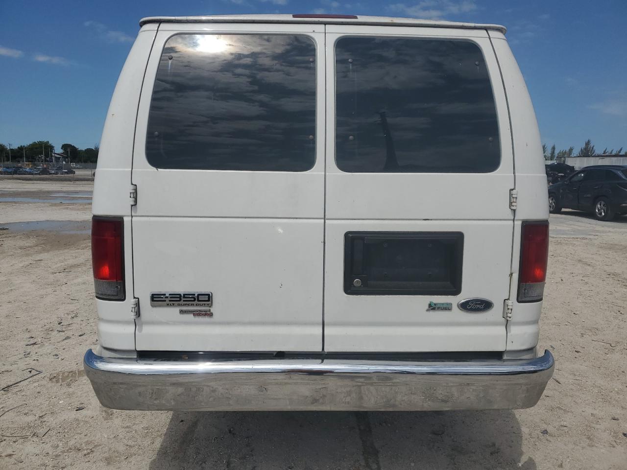 FORD ECONOLINE 2011 — 7