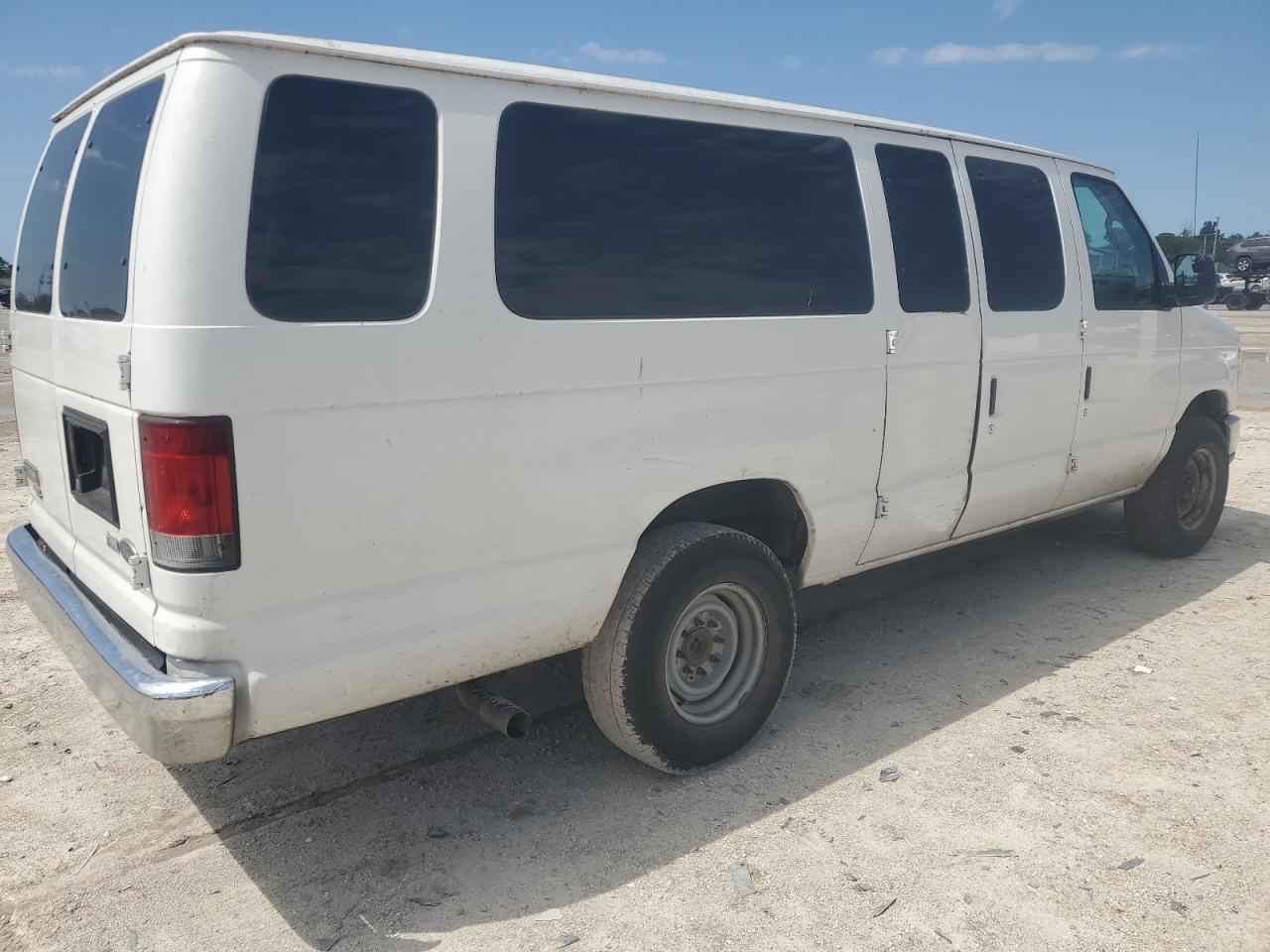FORD ECONOLINE 2011 — 4