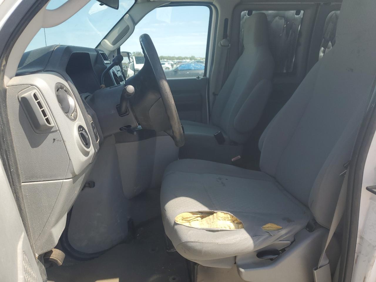FORD ECONOLINE 2011 — 8
