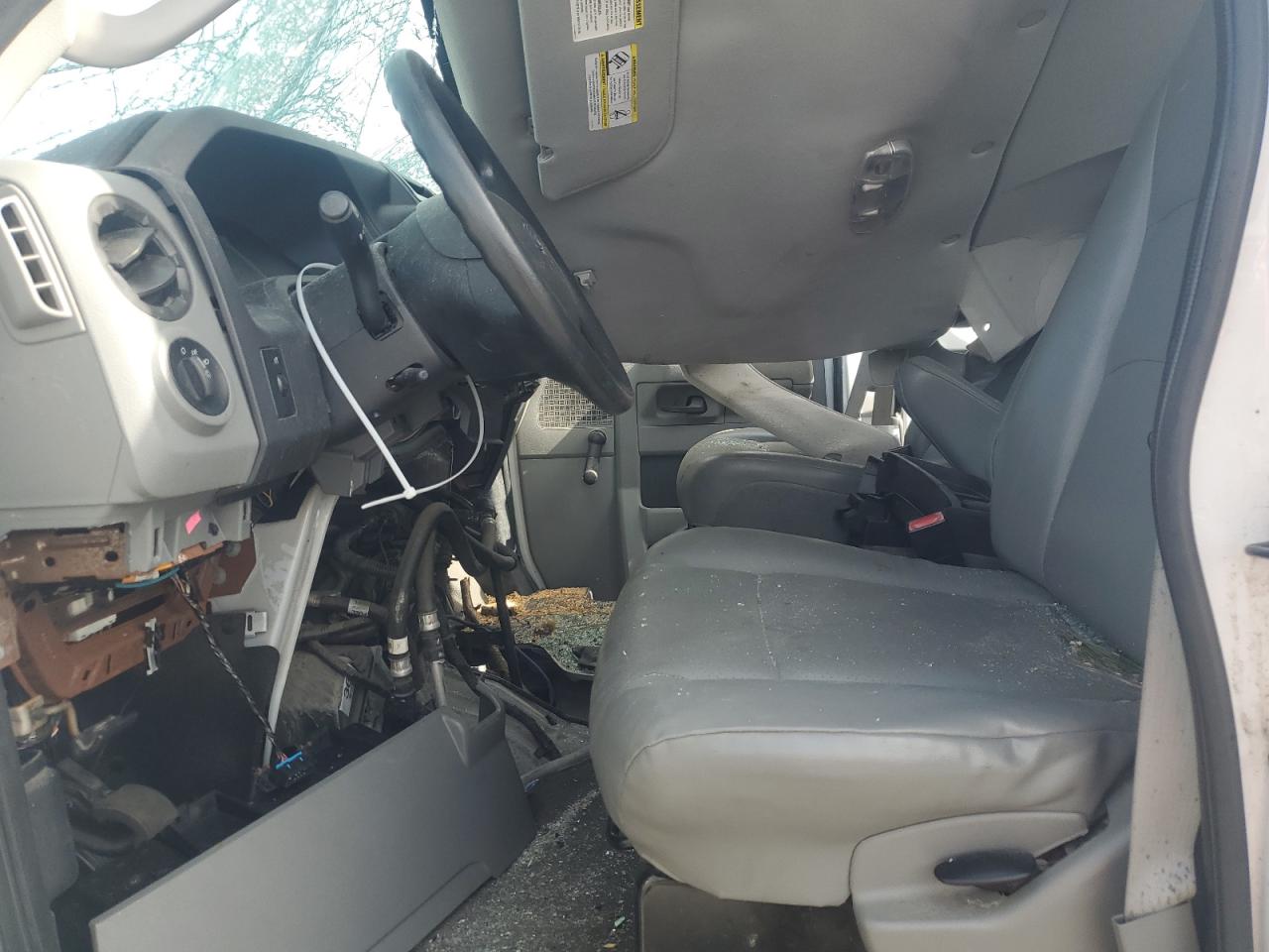 FORD ECONOLINE 2011 — 8