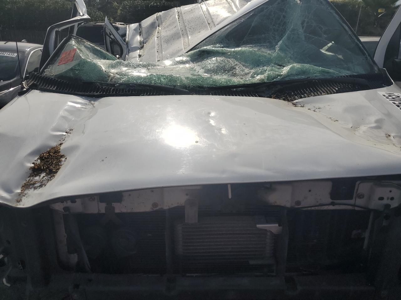 FORD ECONOLINE 2011 — 13
