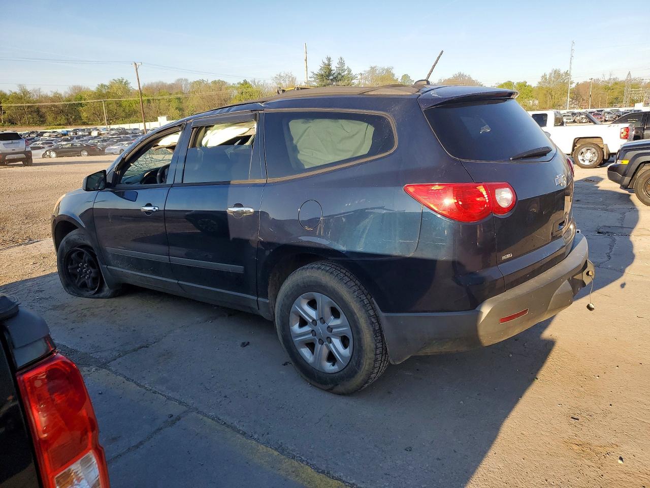 CHEVROLET TRAVERSE 2010 — 3