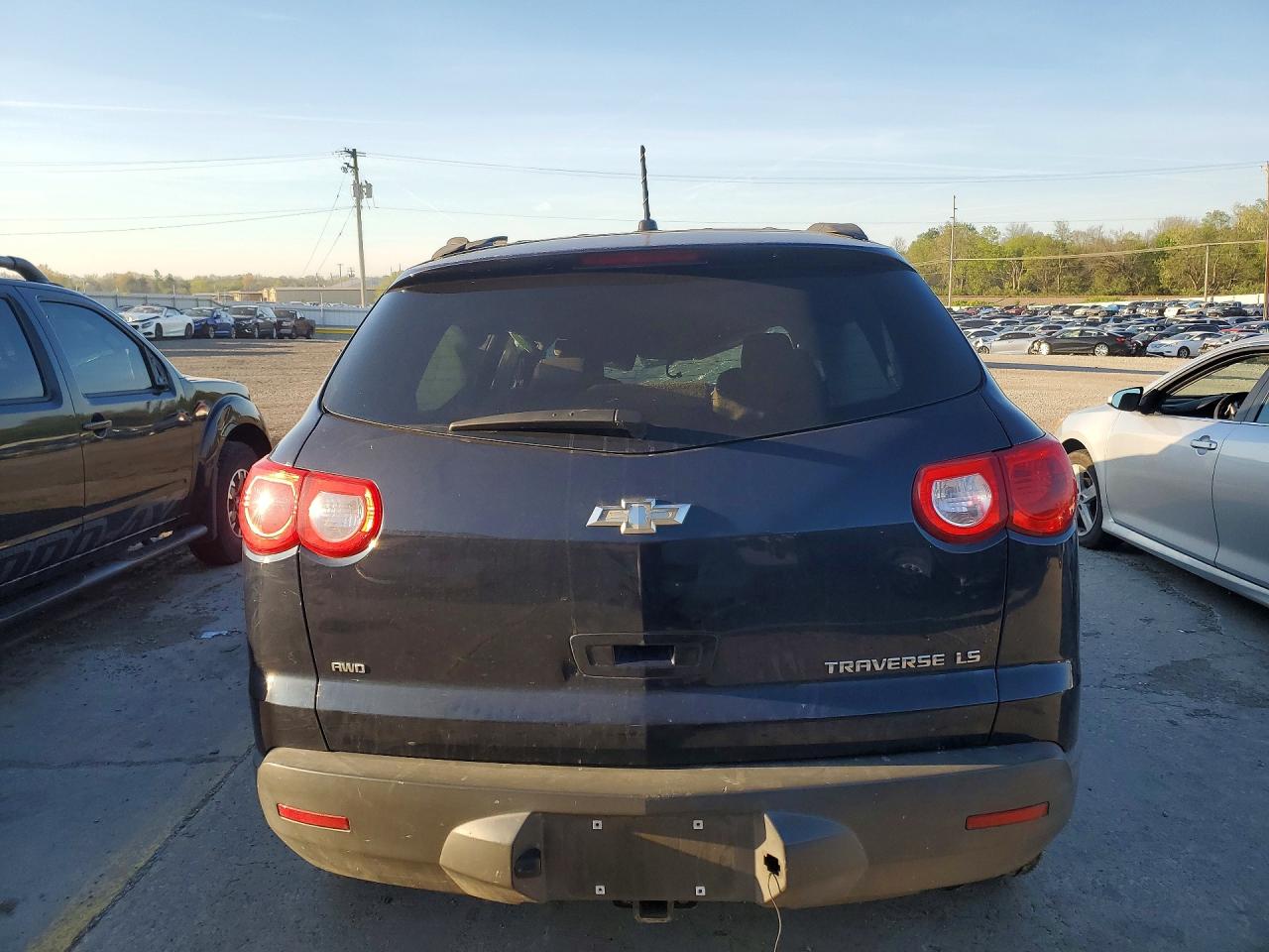 CHEVROLET TRAVERSE 2010 — 7
