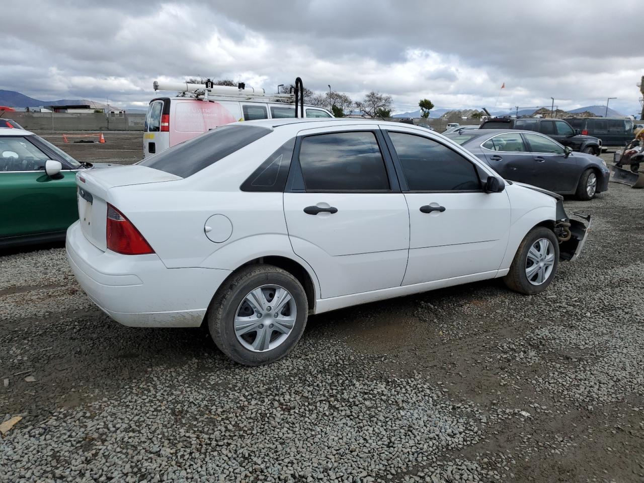 FORD FOCUS ZX4 2007 — 4