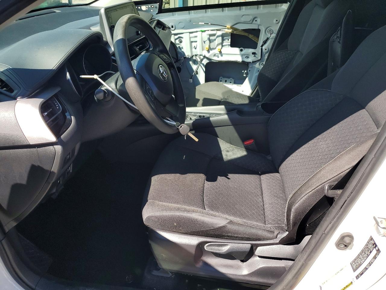 TOYOTA C-HR 2021 — 8