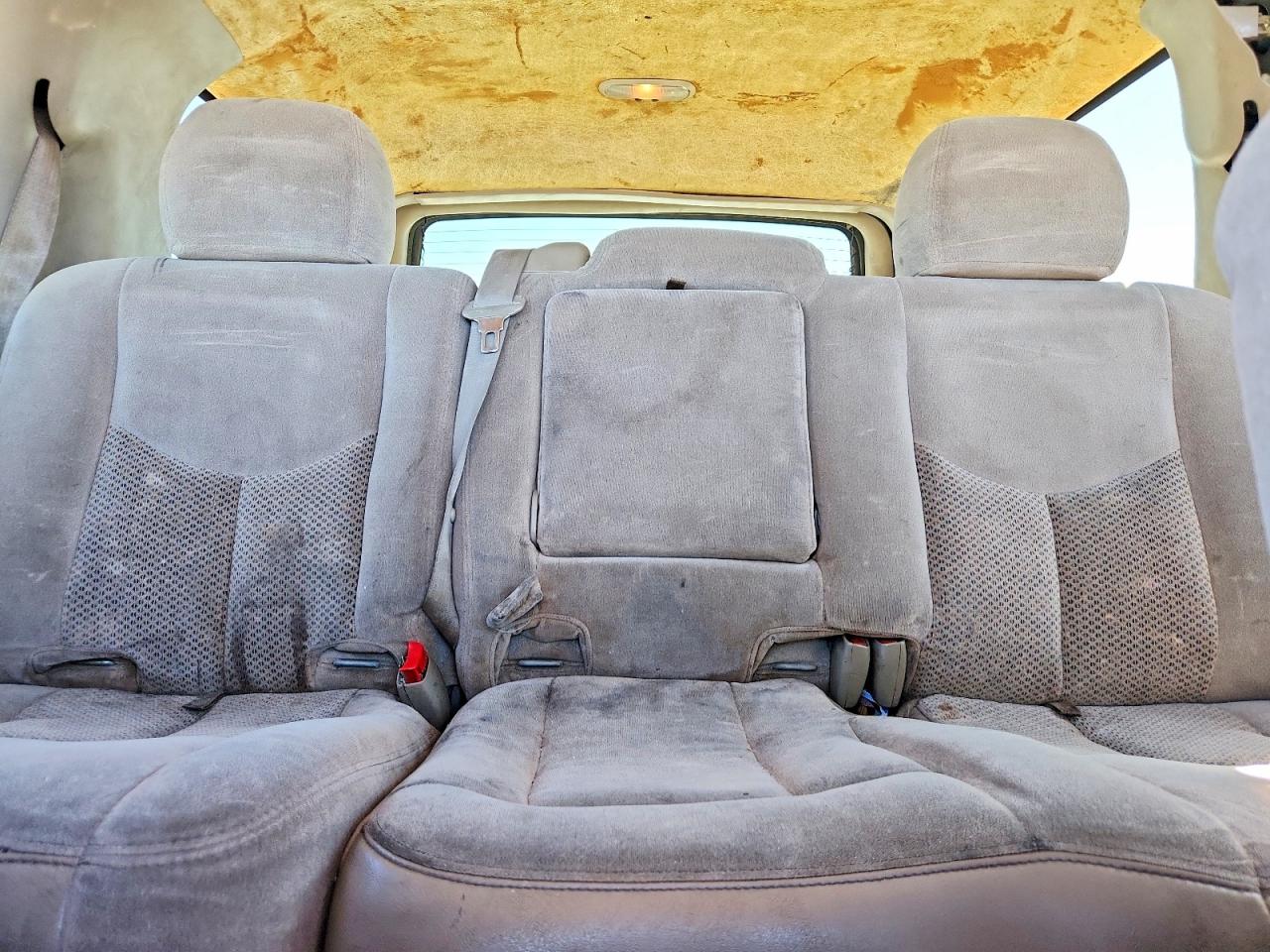 CHEVROLET TAHOE 2003 — 11