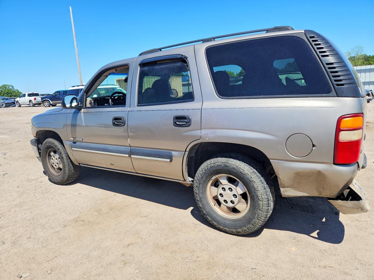 CHEVROLET TAHOE 2003 — 3
