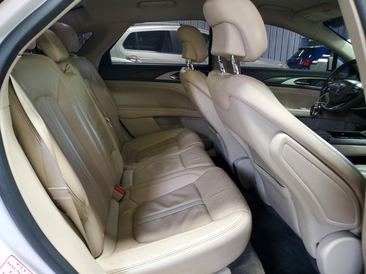 LINCOLN MKZ 2017 — 11