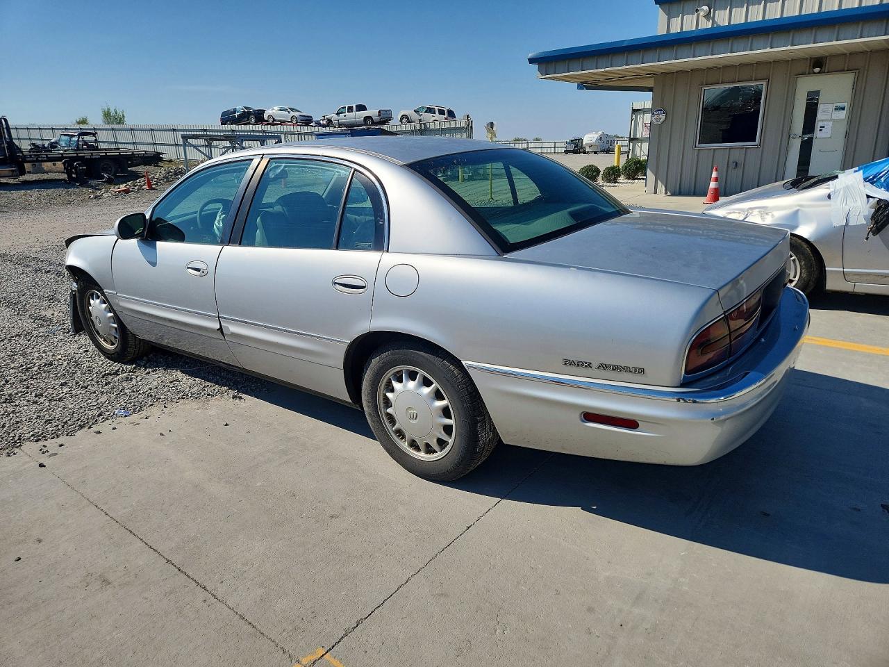 BUICK PARK AVENUE 1999 — 3