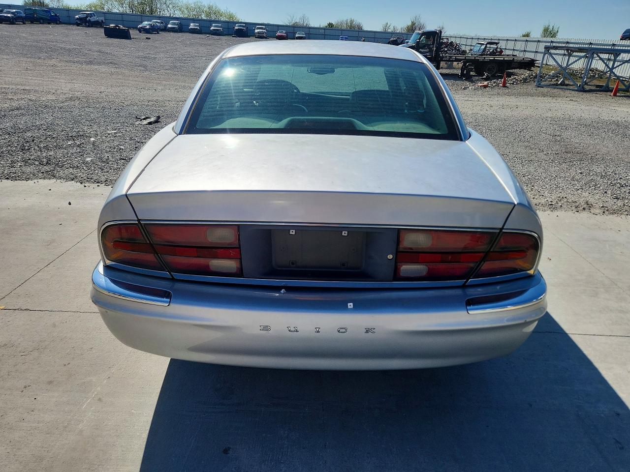 BUICK PARK AVENUE 1999 — 7