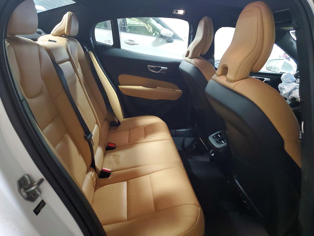 VOLVO S60 2019 — 11