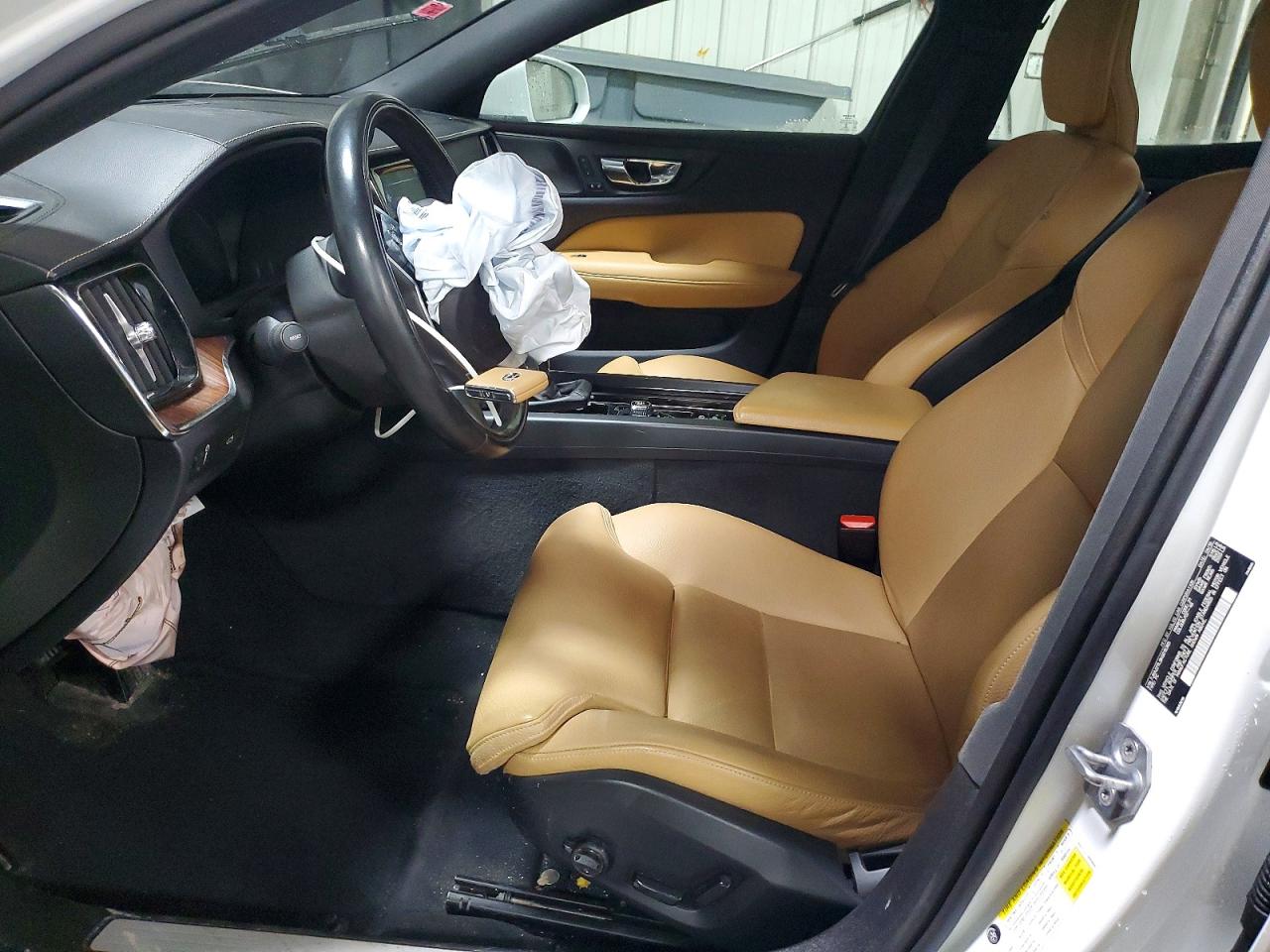 VOLVO S60 2019 — 8