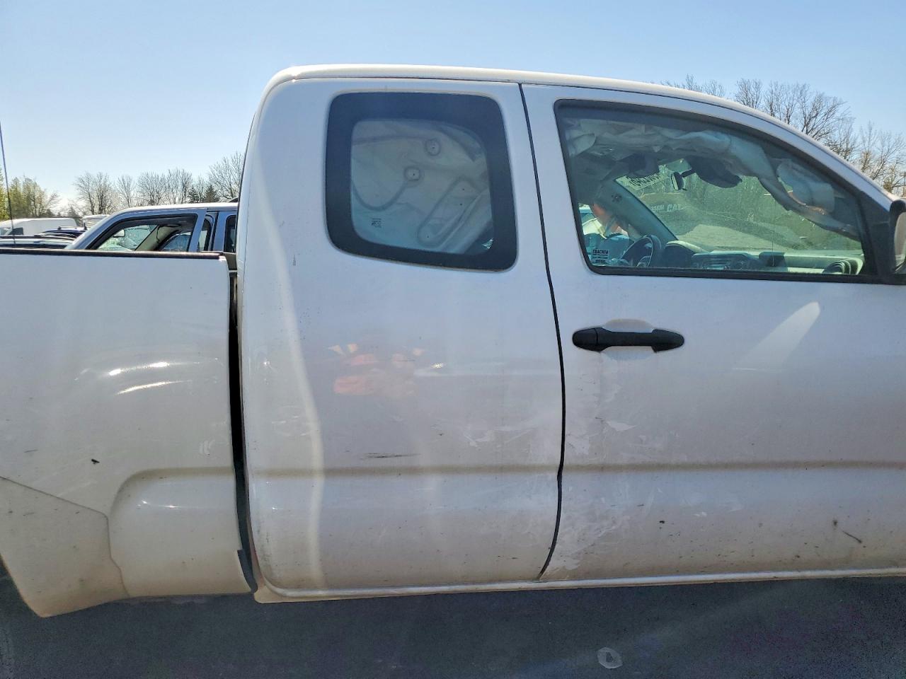 TOYOTA TACOMA 2018 — 11