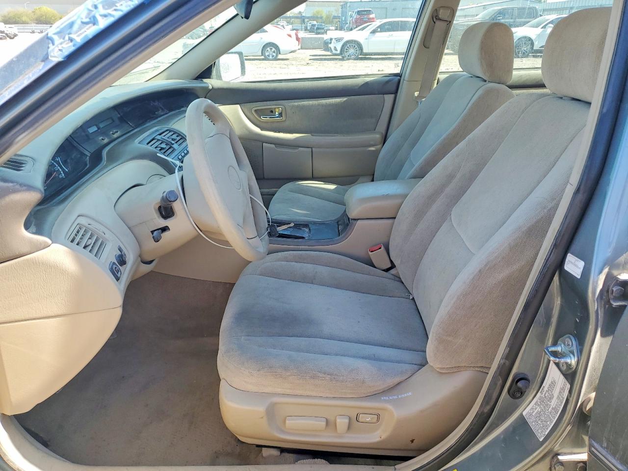 TOYOTA AVALON 2000 — 8