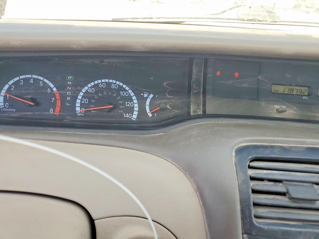 TOYOTA AVALON 2000 — 10